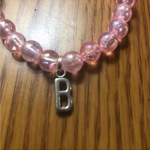 Pink initial bracelet - Picture 2 of 3